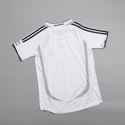 Retro SERGIO RAMOS #4 Real Madrid Mens Home Soccer Jersey 2006/07 White