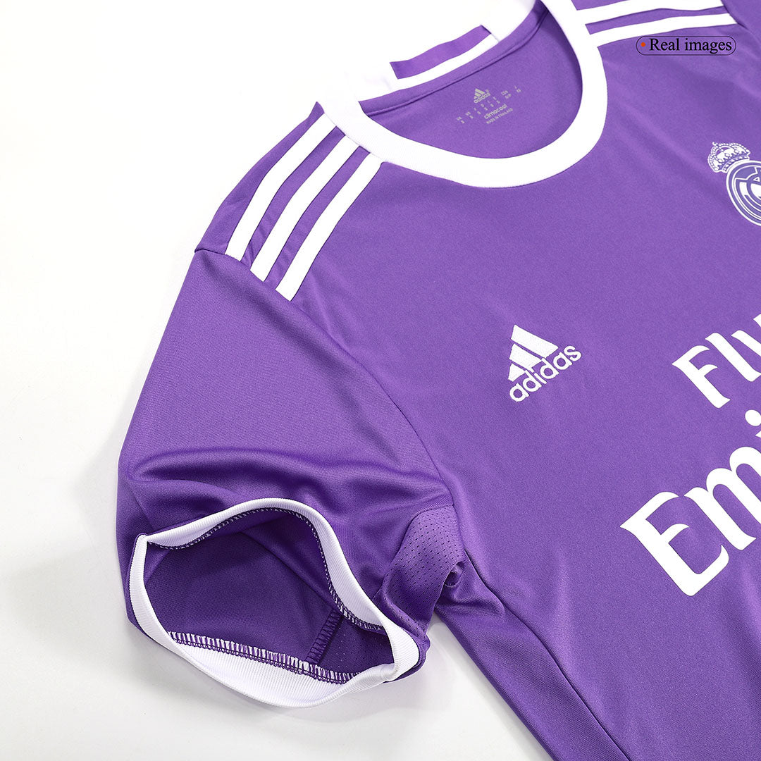 Retro SERGIO RAMOS #4 Real Madrid Mens Away Soccer Jersey 2016/17 Purple